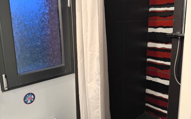 Zimmer mit Duschbad sanitäre Einrichtungen eigener Eingang