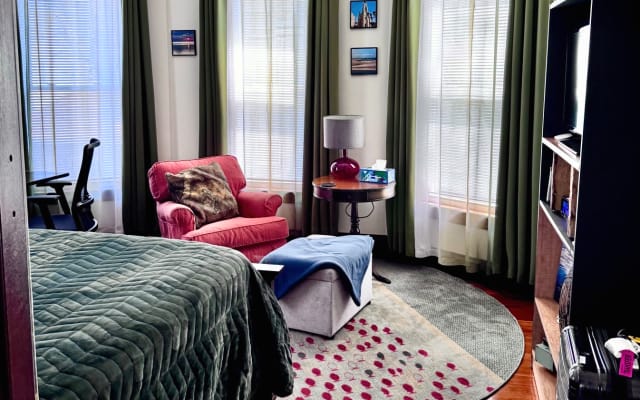 Bright and Spacious Bedroom in Great Location.