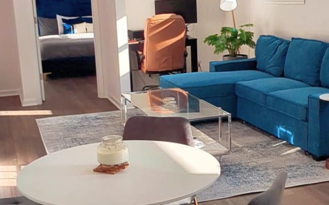 Garden Level Gem of a 1BR Suite.