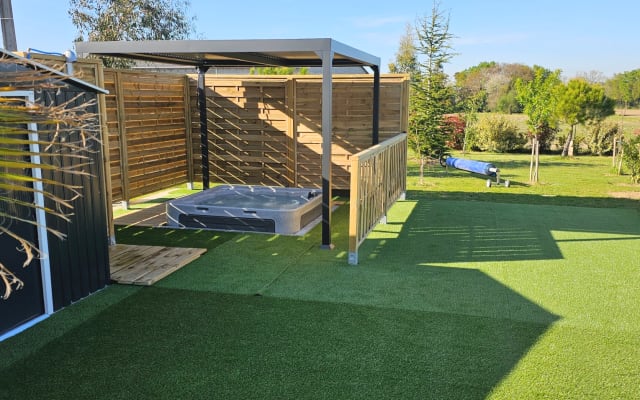 Room UGO Hotel Gay adult naturist only. Landes Pays Basque.