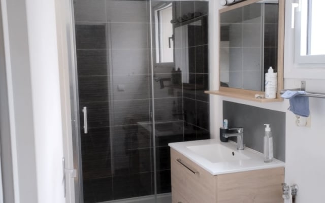 Room in quiet apartment
