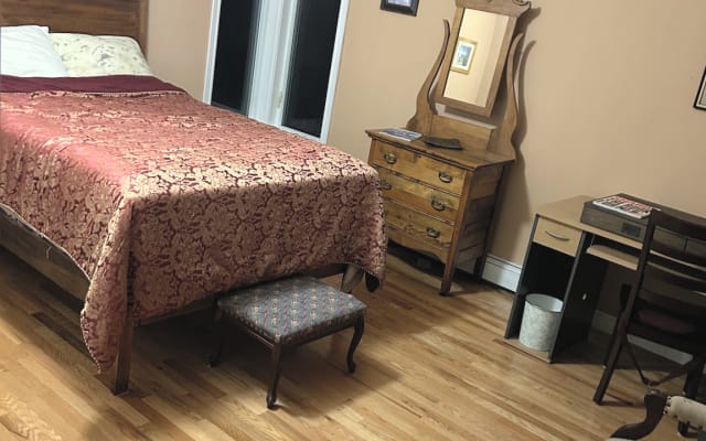 BNB di proprietà gay in uno dei quartieri più sicuri, tranquilli e...