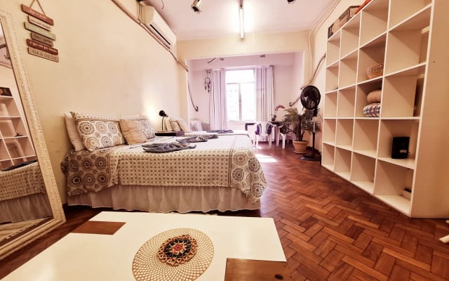 ENORME QUARTO PRIVADO - PRAIA 100m - C/VENTILADOR