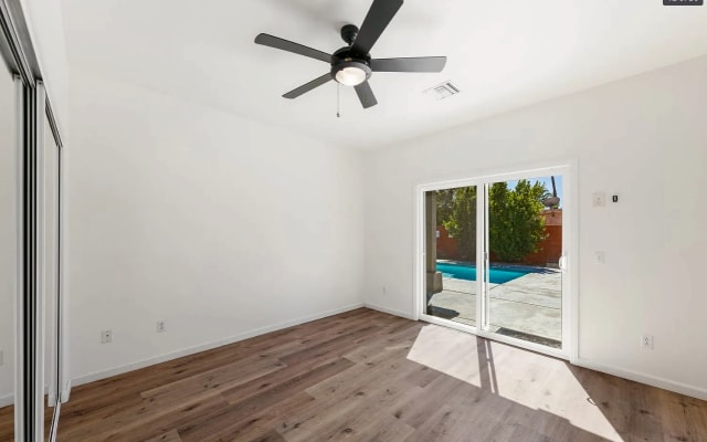 2 bed, private bath in large 4 bed home with pool (Palm Springs)
