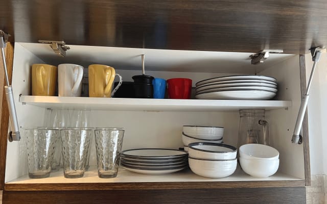 Jasön's listing on misterb&b - Dishware
