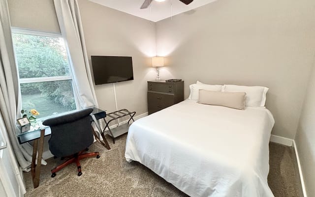 1-Bedroom Retreat, near Downtown & Bishop Arts