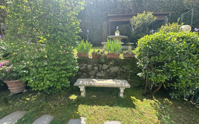 Stefanos Inserat auf misterb&b - Romantic bench 