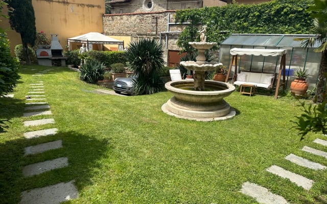 Stefanos Inserat auf misterb&b - Garden outdoor with barbecue area