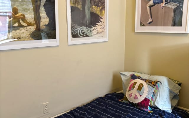 Chambre privée pittoresque au centre de Boystown !