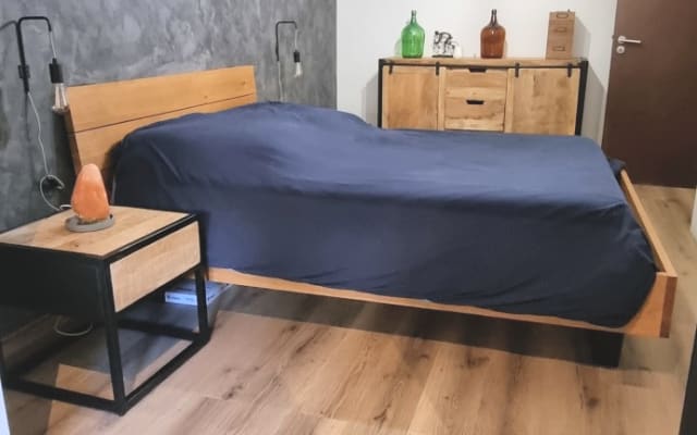 Habitación con baño privado (centro de Almada).