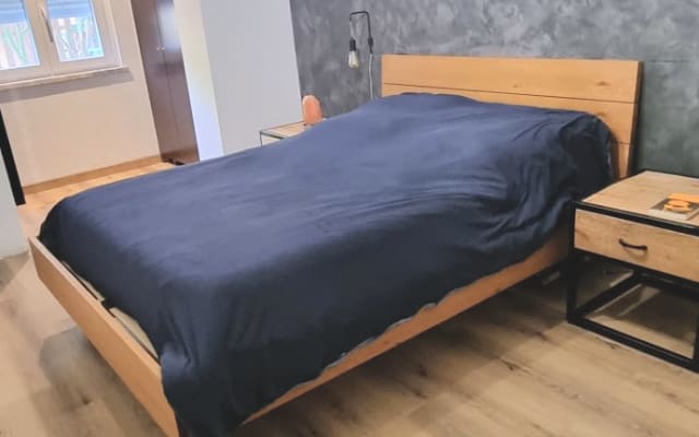 Habitación con baño privado (centro de Almada).