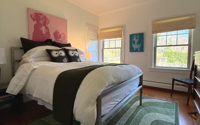 Stilvolles Privatzimmer & Bad | Helles Craftsman Home