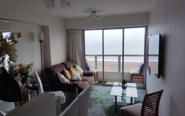 Chambre privée dans l'appartement avec vue sur la mer CostaVerde