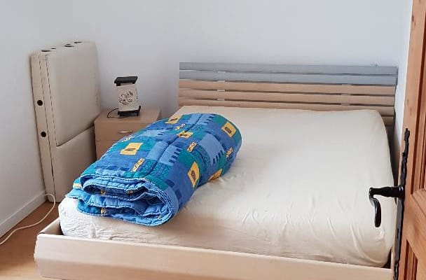 Single room in pretty, quiet townhouse