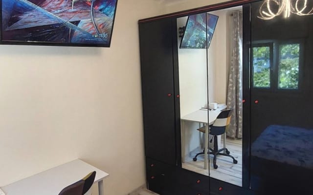 Habitación en Madrid Río con wifi, aire acondicionado/calefacción