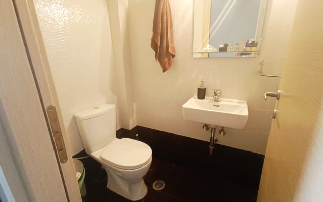 Annonce de Nikos sur misterb&b - Second WC