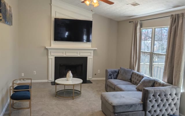 Eccezionale 3bed 2.5bath vicino all'aeroporto e alla città
