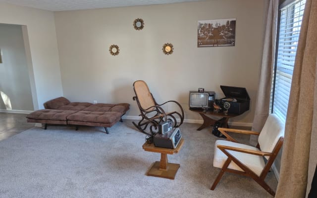 Eccezionale 3bed 2.5bath vicino all'aeroporto e alla città