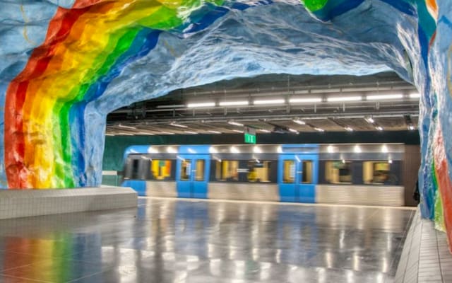 Håkan's listing on misterb&b - A Metro station in Stockholm