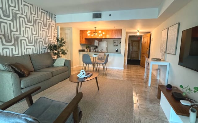 Elegante 2BR/2BA a Brickell - Re + 2 letti completi, balcone