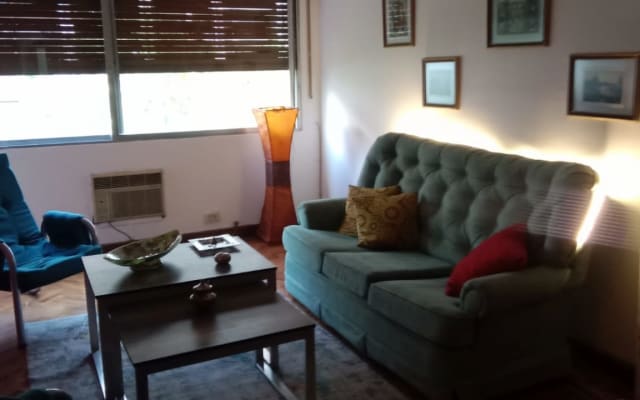 Bel appartement situé au cœur du centre ville (zone piétonne).
