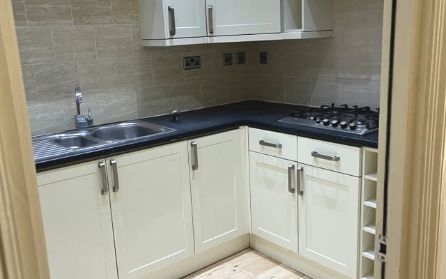 Double room2 in very central flat in famous Notting Hill with balcony