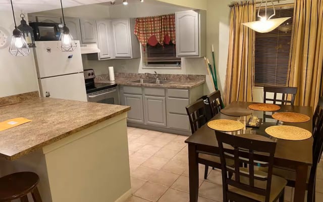 or oasis in Hollywood, FL - Comfort, love and good LGBTQ+ vibes!