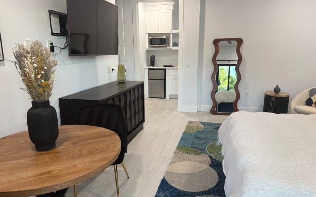 Stylish modern studio in the heart of SoDo