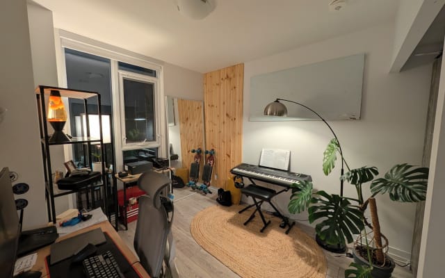 Cozy Cabbagetown apartment in Toronto