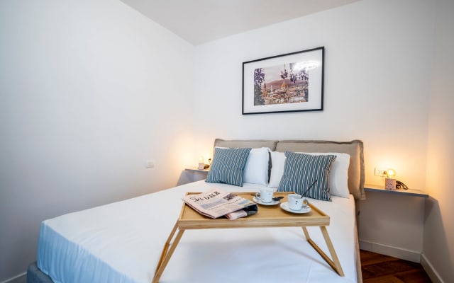 Nuevo-2BDR Apartamento luminoso a 10' del centro