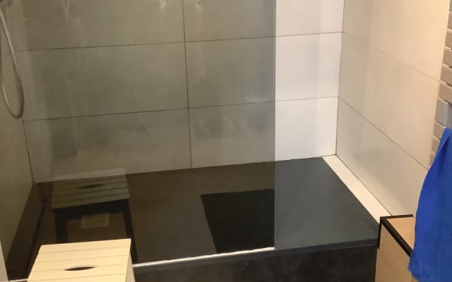 Habitación en un bonito dúplex cerca del centro de la ciudad