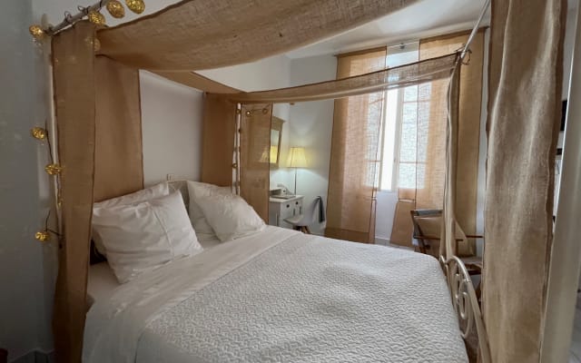 The "OM" suite with a Caribbean twist!