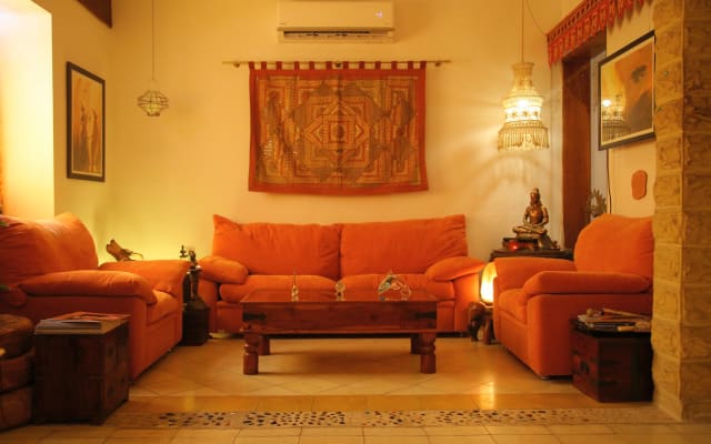 Beautiful apartment in central location close to the sea.