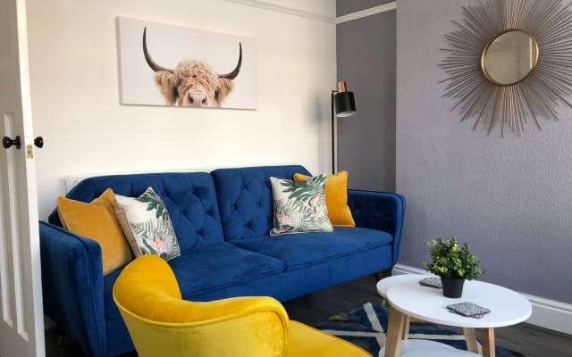 Bijou home near city centre - your perfect break from home!