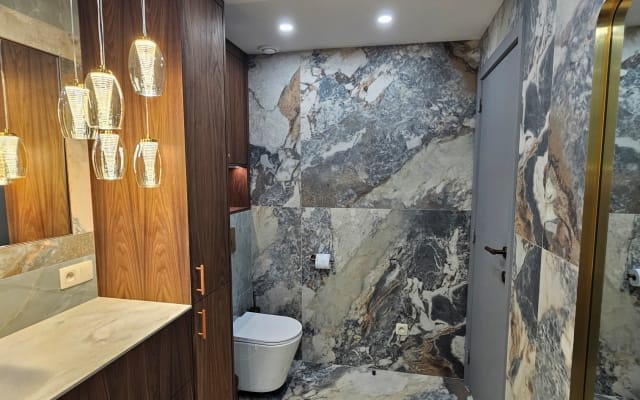 Brussels private room-Clothing optional