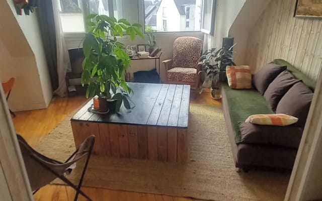 Pleasant room in an apartment very close to the city center.