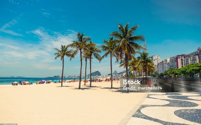 PRIVATE ROOM BY THE SEA