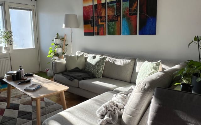Cozy Private Room with Workspace