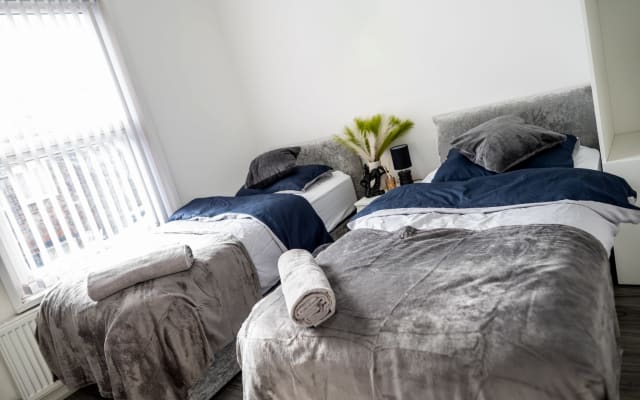 Modernes 2-Bett-Haus in der Nähe von Etihad, Co op Live & Old Trafford+Freies Parken - Foto 36