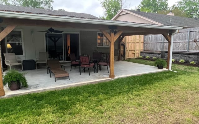 Suburban clean comfortable, private bedroom, access to entire home.