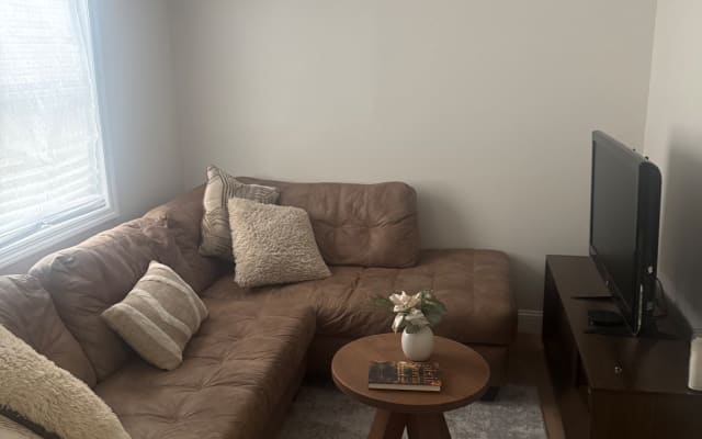 ¡Hermoso espacio en Queens Nueva York con un anfitrión agradable!