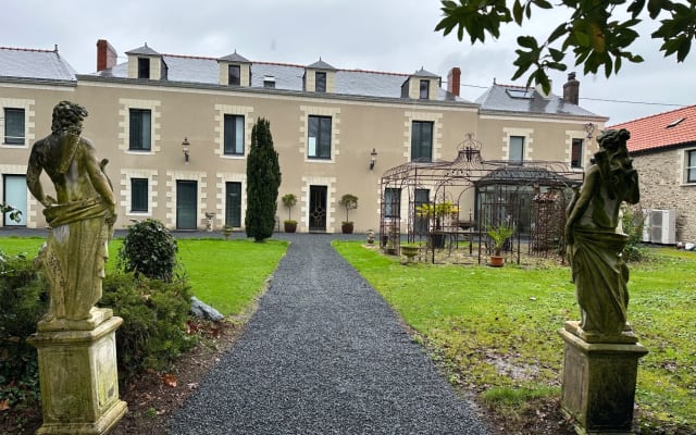 Christophes Inserat auf misterb&b - Corp principal donnant sur parc boisé.