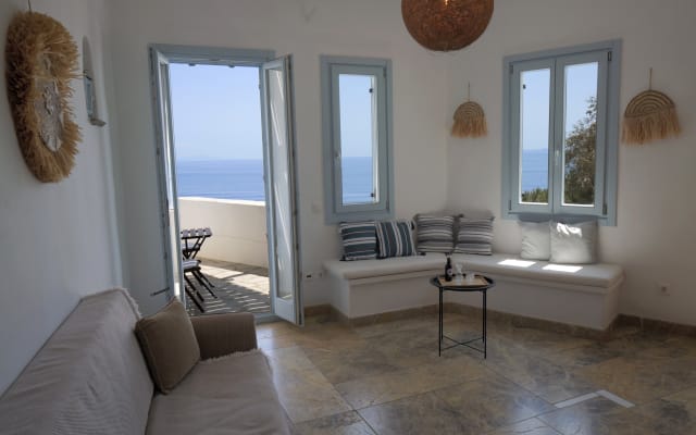 Sea side location Studios  - Picture 4
