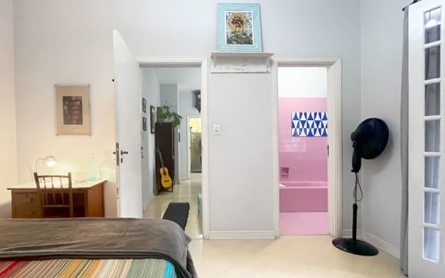 Exclusive Suite gay heart of SP / vintage pink bathroom / green...