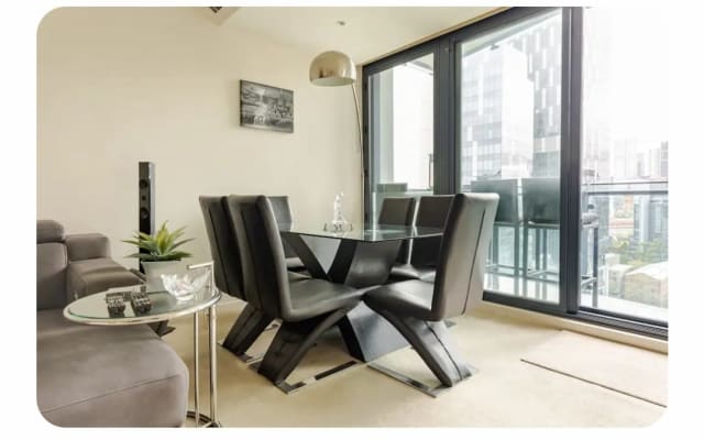 Nudist / Clothing Optional Guest Room in Gorgeous Southbank Apartment - Picture 6