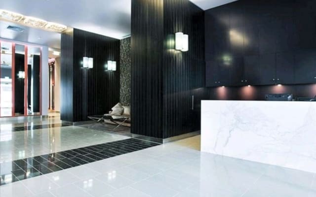 Nudist / Clothing Optional Guest Room in Gorgeous Southbank Apartment - Picture 17