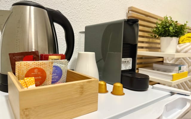 Fel y betos Inserat auf misterb&b - Pequeños placeres... un cafe? Una infusión? Todo sin tener que salir de tu habitación.