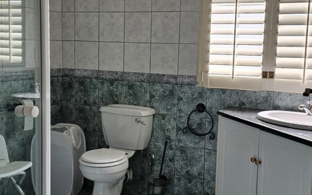 Schönes, luxuriöses 1-Schlafzimmer mit großem Wohnbereich, in der Nähe 