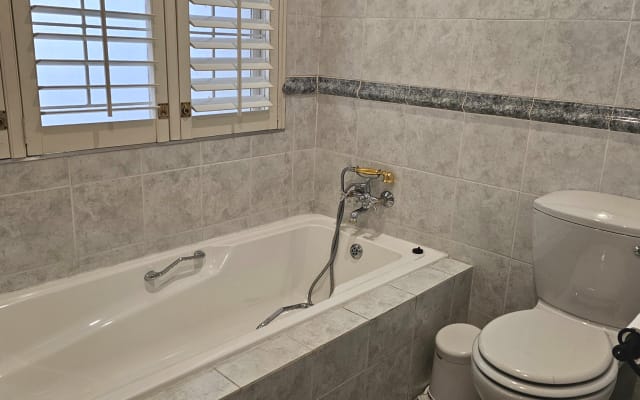 Schönes, luxuriöses 1-Schlafzimmer mit großem Wohnbereich, in der Nähe 