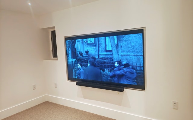 David's listing on misterb&b - Home cinema/bedroom 3, with seating and two twin floor beds